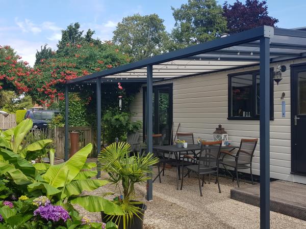 terras  met overkapping